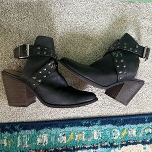 Chinese Laundry Studded Black Ankle Boots - size 9